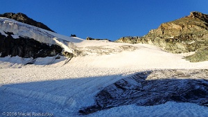2016-07-29 · 07:02 · Strahlhorn Felskin · Alpes, Alpes valaisannes, Massif de l'Allalin, CH · GPS 46°4'2.36'' N 7°54'55.11'' E · Altitude 2952m