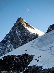2016-08-07 · 20:25 · Nadelhorn Mischabelhütte · Alpes, Alpes valaisannes, Massif de Michabel, CH · GPS 46°6'34.65'' N 7°53'20.25'' E · Altitude 3324m