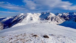2017-12-31 · 11:56 · Pic de la Mina Montée au Pic de la Mina · Pyrénées, Pyrénées-Orientales, Puymorens, FR · GPS 42°32'52.39'' N 1°46'25.95'' E · Altitude 2306m