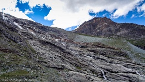 2017-07-14 · 15:41 · Strahlhorn Barrage de Mattmark · Alpes, Alpes valaisannes, Vallée de Saas, CH · GPS 46°2'55.94'' N 7°57'33.61'' E · Altitude 2195m
